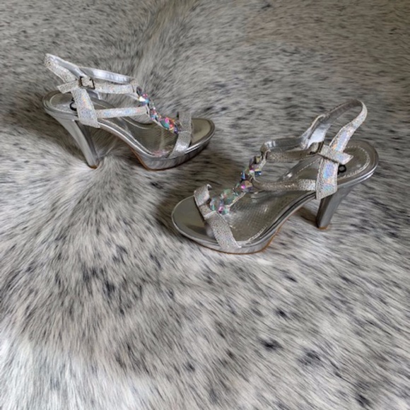 Giani Bini Shoes - Giani Bini Womens Silver Shoes Size 7.5